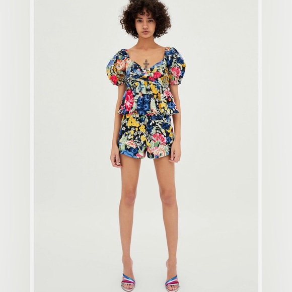 ZARA Trafaluc PRINTED DRAPED‎ TOP FLORAL CROPPED top size XS / shorts size S - Picture 1 of 10